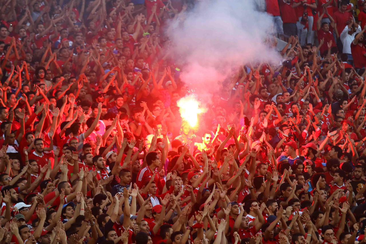 الجماهير تصنع أجواء استثنائية في الملاعب